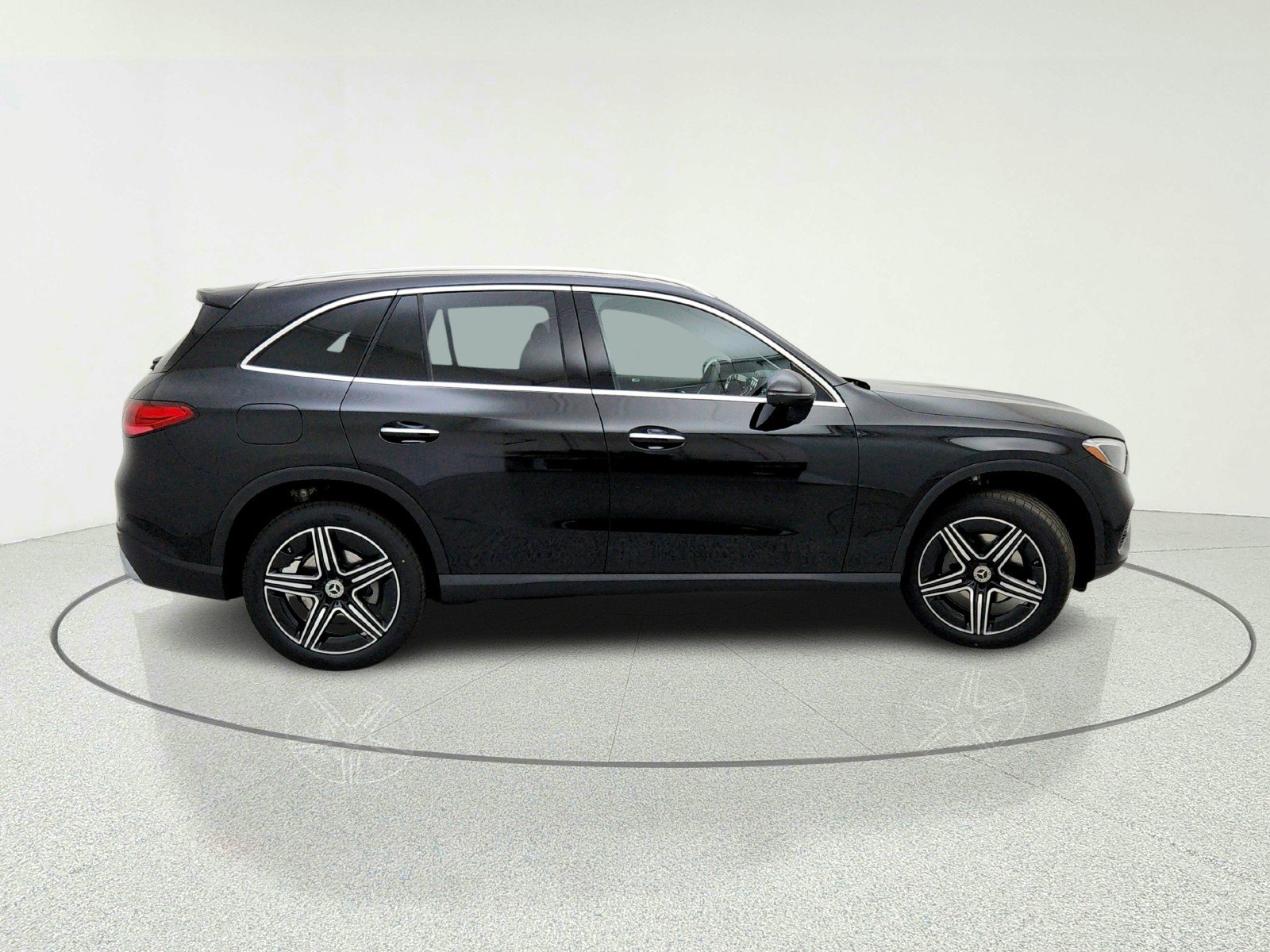 New 2026 Black Mercedes-Benz GLC 300 SUV image 7