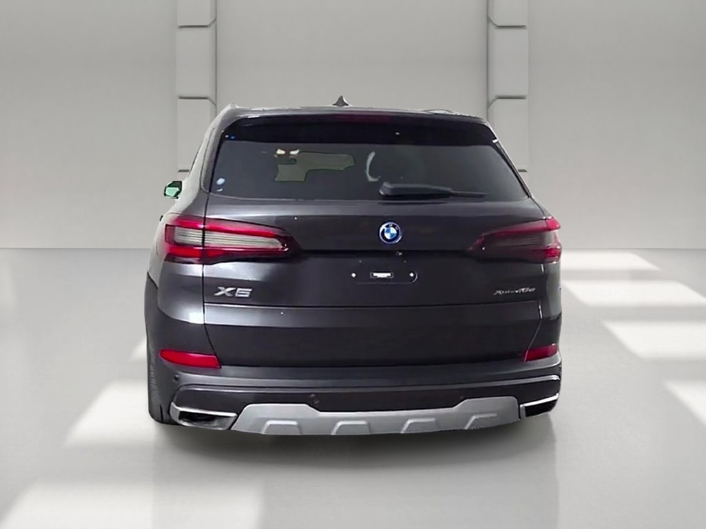 Certified Used 2022 Dark Graphite Metallic BMW xDrive45e image 42