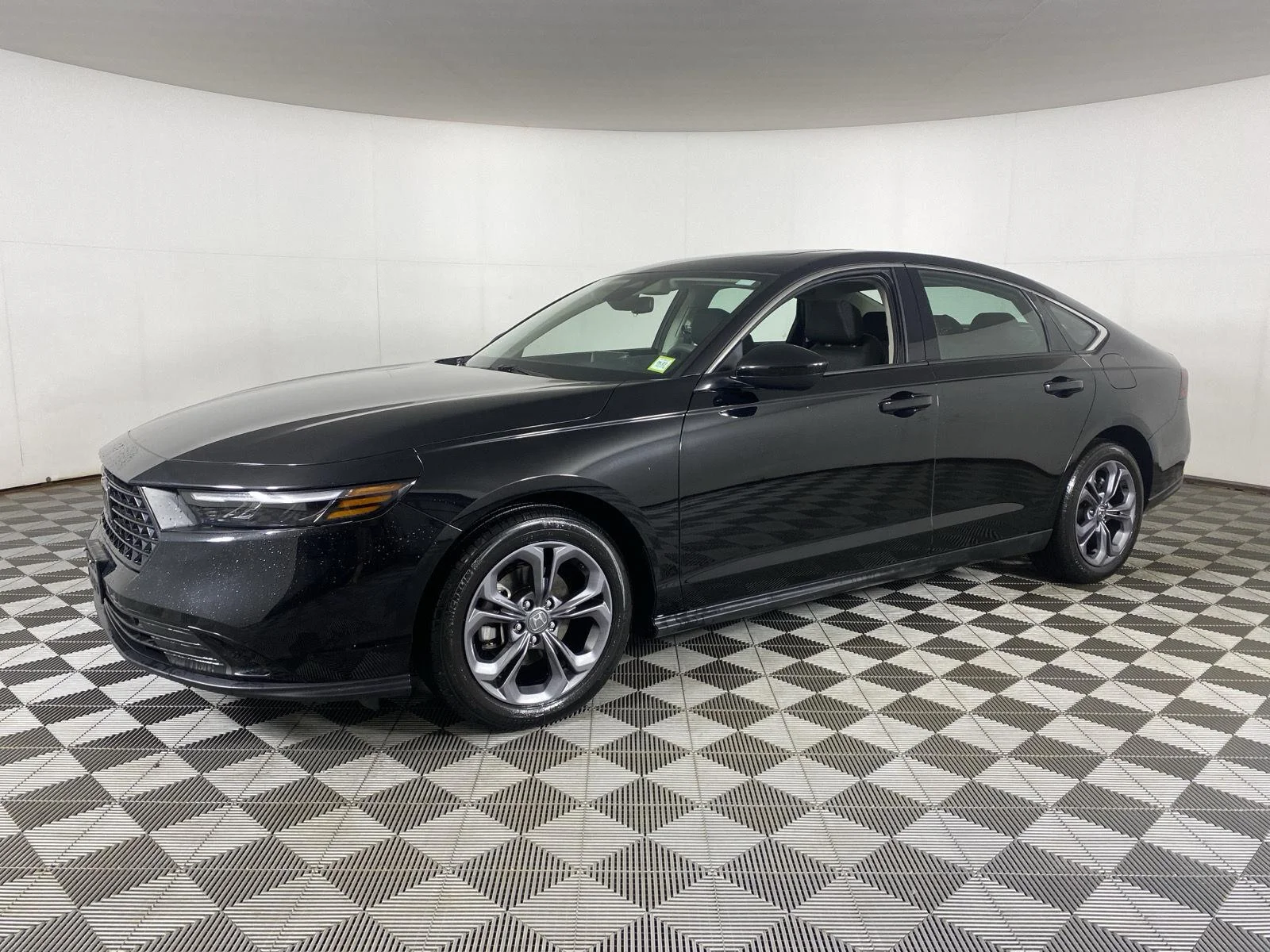 Used 2023 Crystal Black Pearl Honda EX image 3