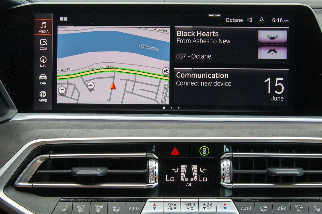 Used 2023 Mineral White Metallic BMW xDrive40i image 16