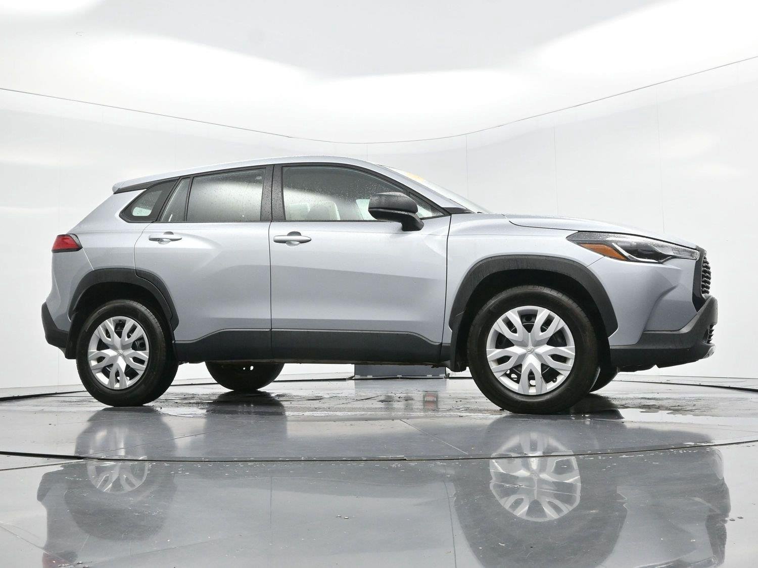 Used 2024 Sonic Silver Toyota L image 42