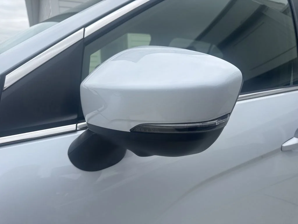 New 2026 White Mitsubishi SEL image 52