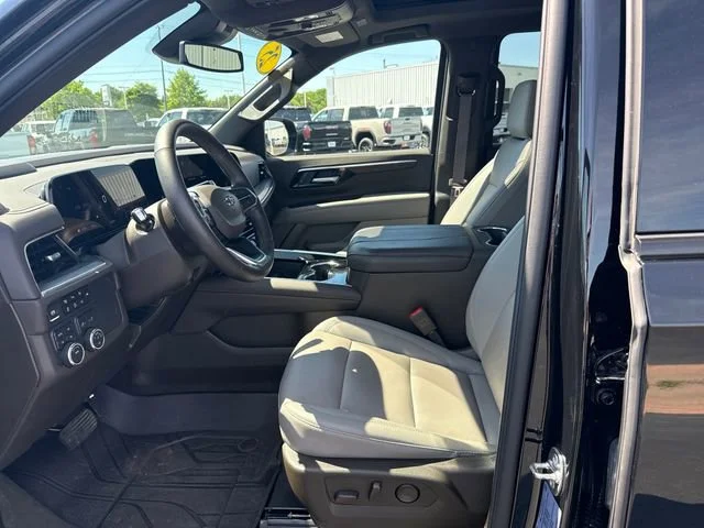 Used 2025 Black Chevrolet Z71 image 11