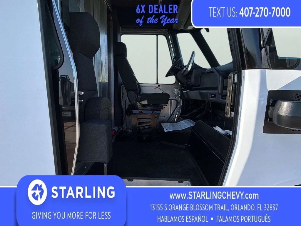Used 2024 Oyster White BrightDrop EJY image 27