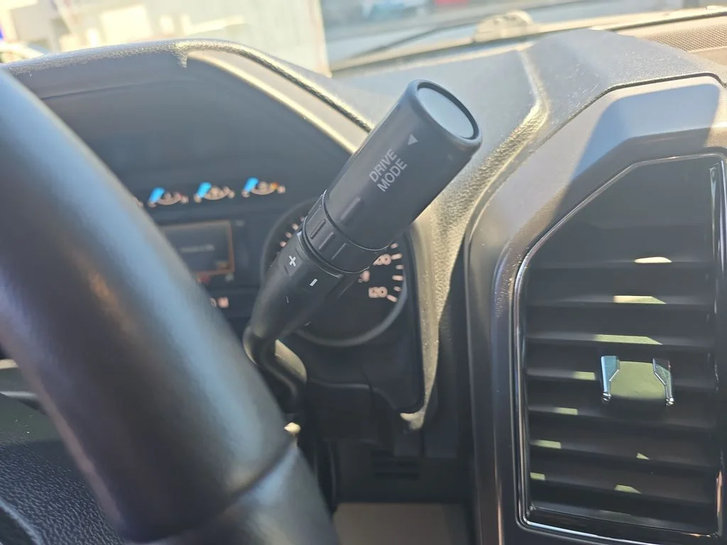 Used 2020 Blue Ford XLT image 23