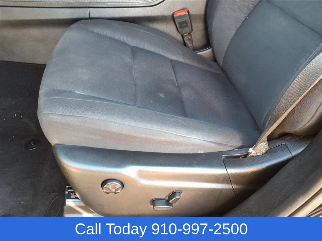 Used 2023 Black Dodge SXT Launch Edition RWD image 15