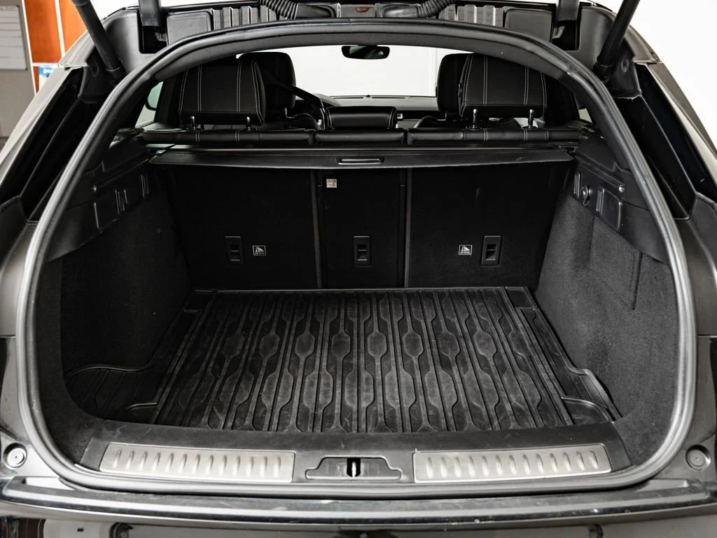 Used 2019 Santorini Black Metallic Land Rover R-Dynamic SE image 23