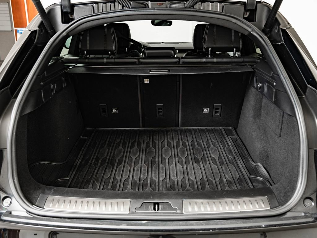 Used 2019 Santorini Black Metallic Land Rover R-Dynamic SE image 23