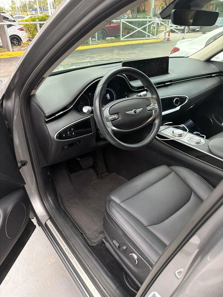 Used 2022 Silver Genesis 2.5T image 7