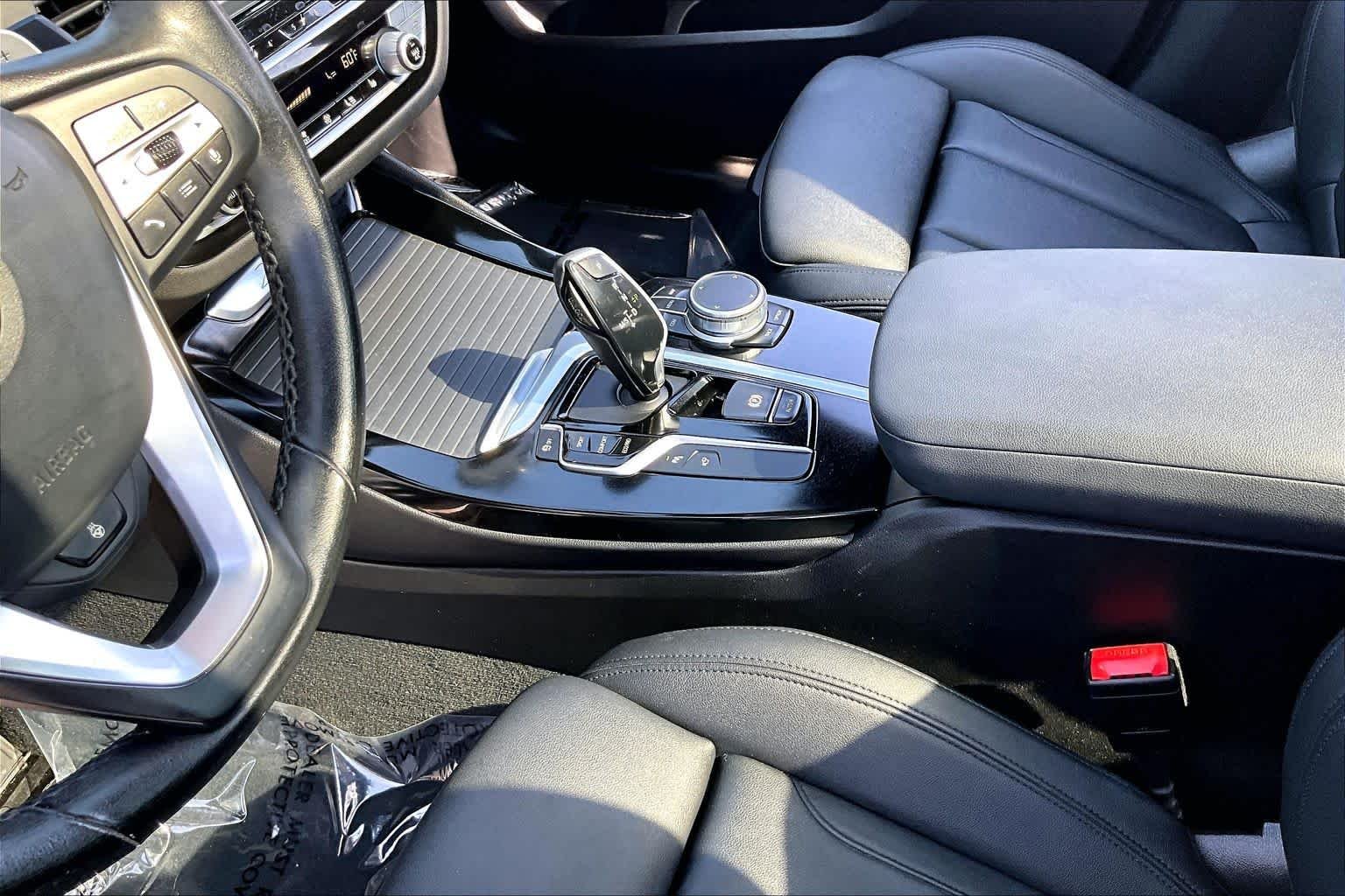 Used 2021 Dark Graphite Metallic BMW sDrive30i image 16