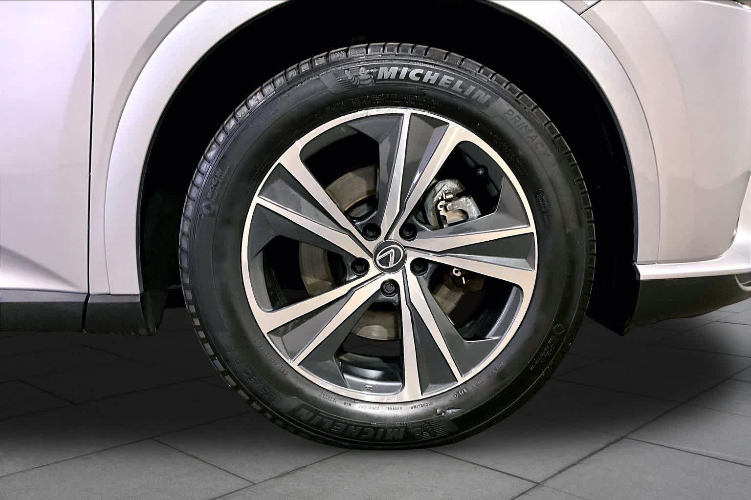 Used 2024 Iridium Lexus Premium image 17