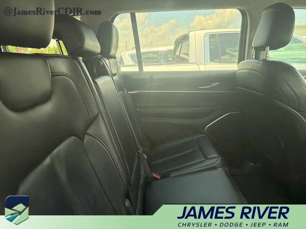 Used 2021 Gray Jeep Limited image 9
