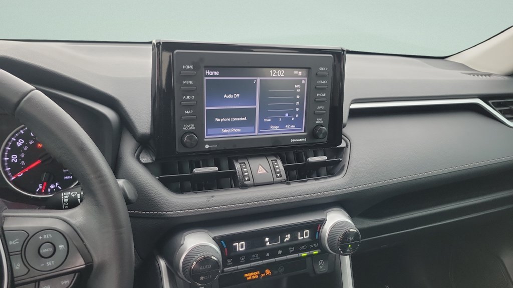 Certified Used 2022  Toyota XLE Premium image 14