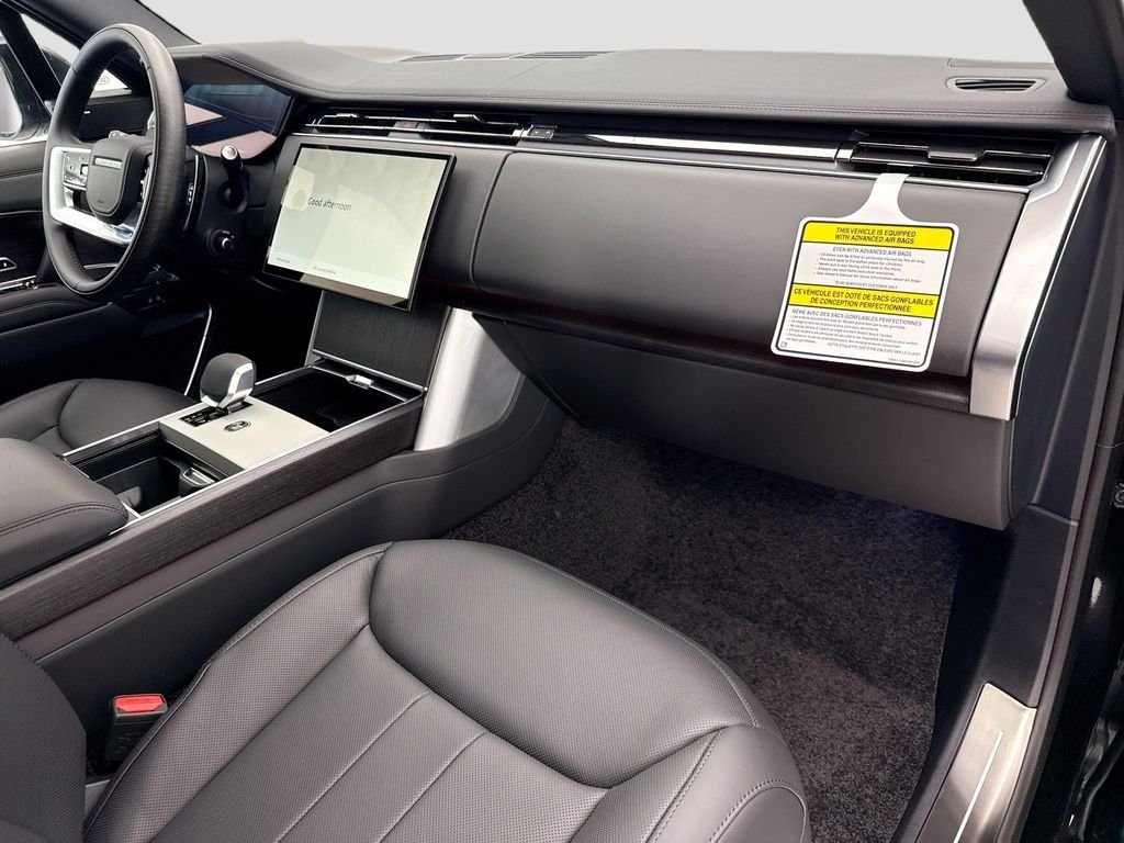 New 2026 Santorini Black LAND ROVER SE image 16