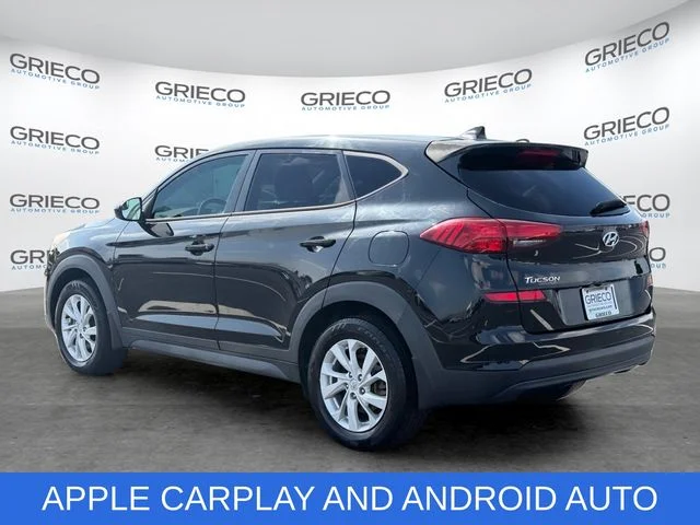 Used 2020 Black Hyundai SE image 5