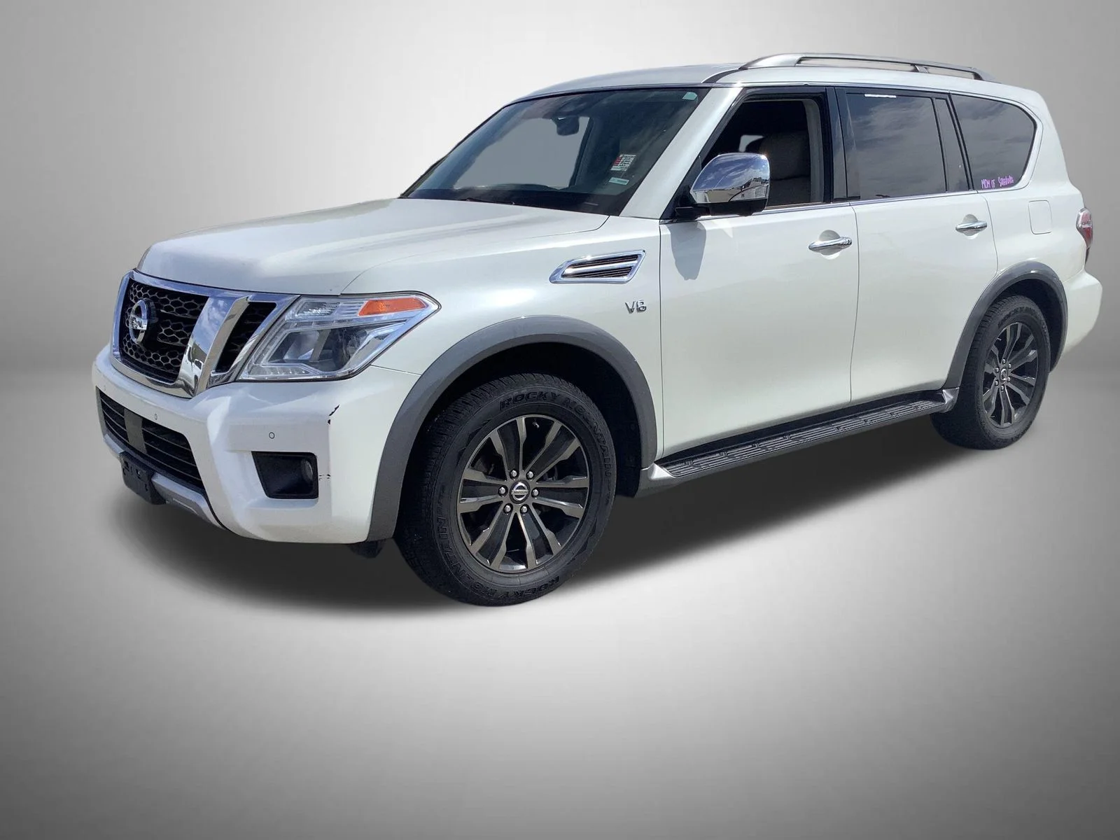 Used 2018 White Nissan Platinum image 1