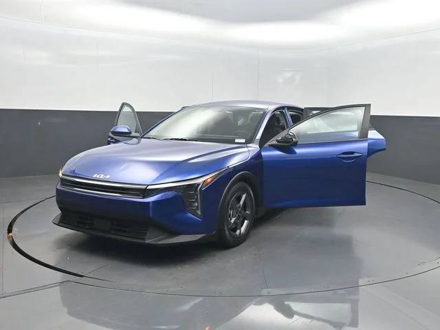 Used 2025 Blue Kia LXS image 29