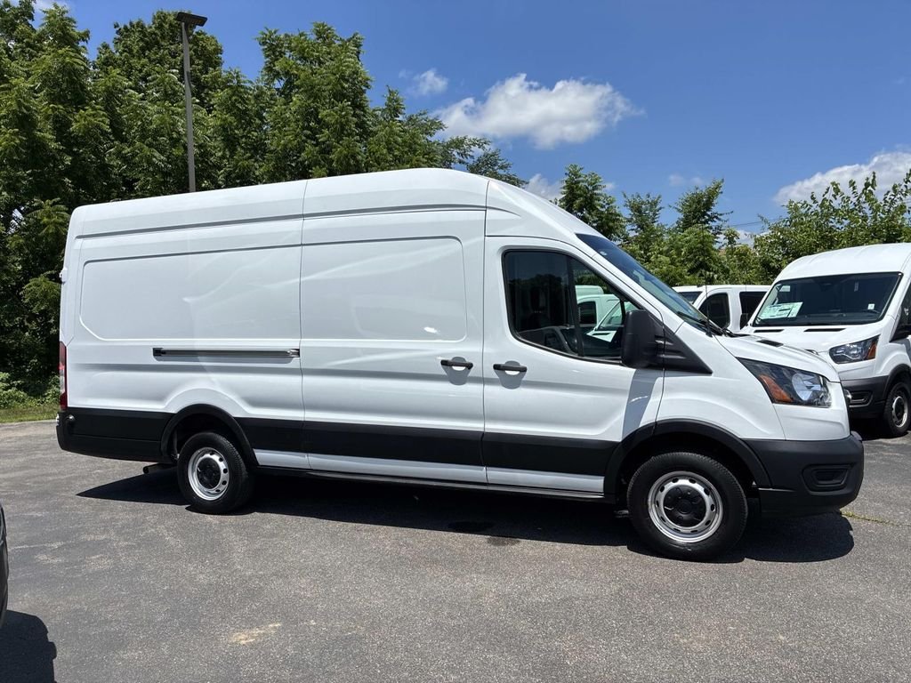 Used 2024  Ford Base image 8