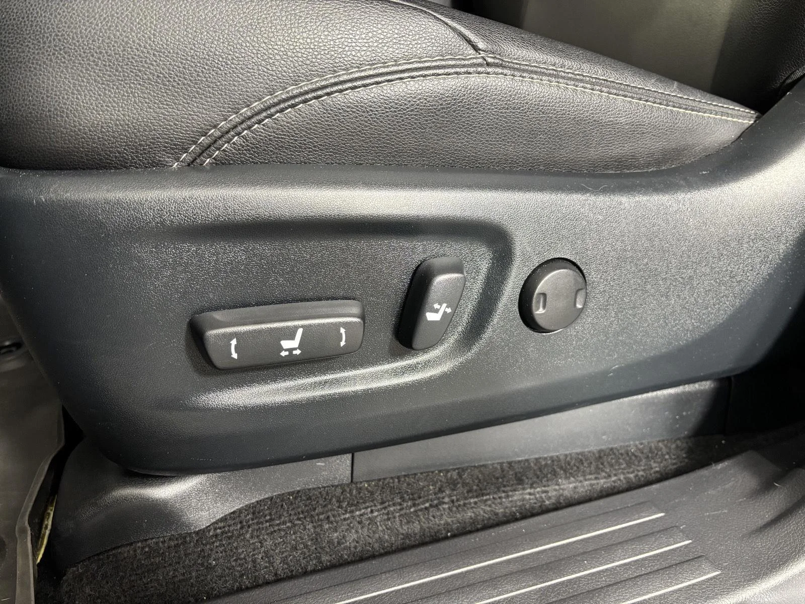 Used 2023 Magnetic Gray Metallic Toyota SR5 Premium image 12