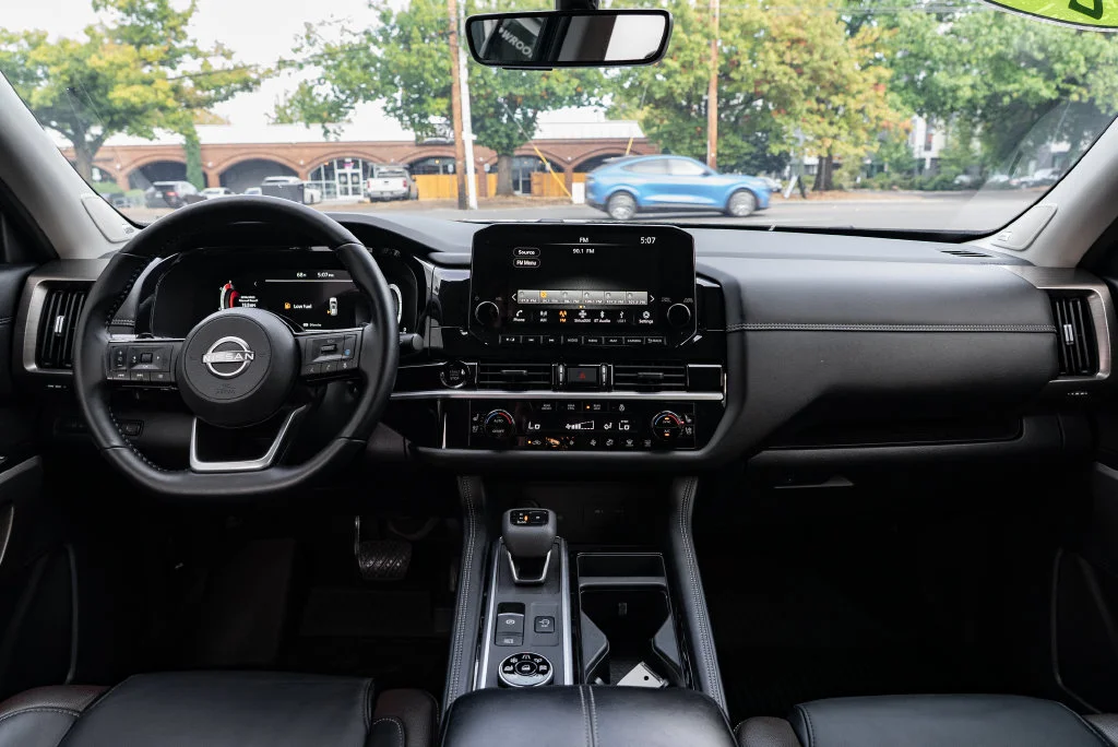 Used 2025 Black Nissan Platinum image 11