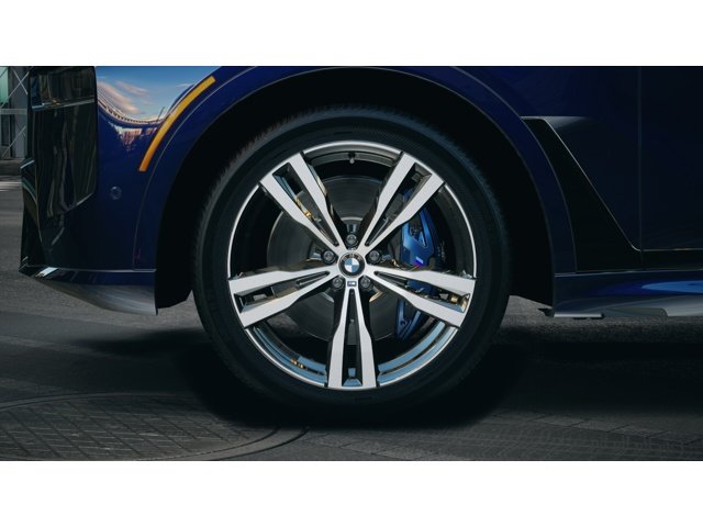 New 2027 Tanzanite Blue II Metallic BMW M60i image 7