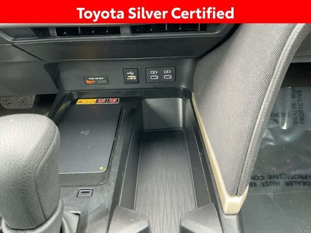 Used 2025  Toyota LE image 36