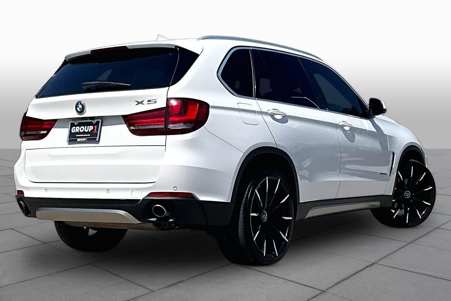 Used 2017 Alpine White BMW sDrive35i image 13