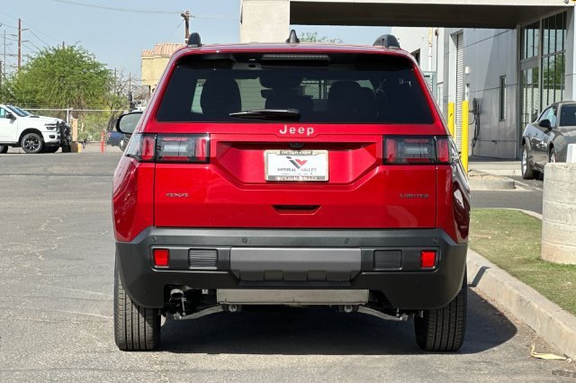 New 2026 Red Hot Pearl-Coat Exterior Paint Jeep Limited image 4