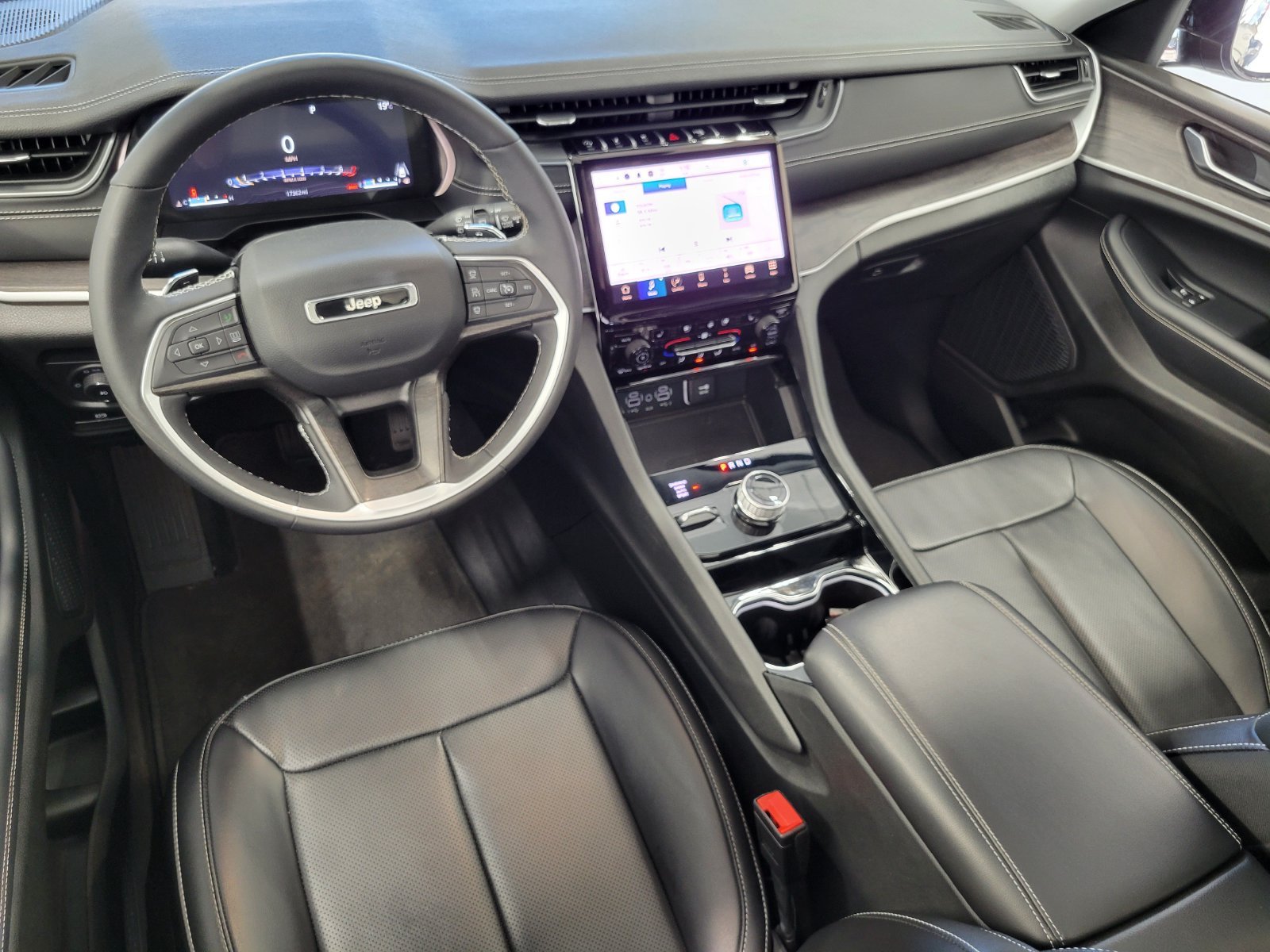 Used 2023 Black Jeep Limited image 27