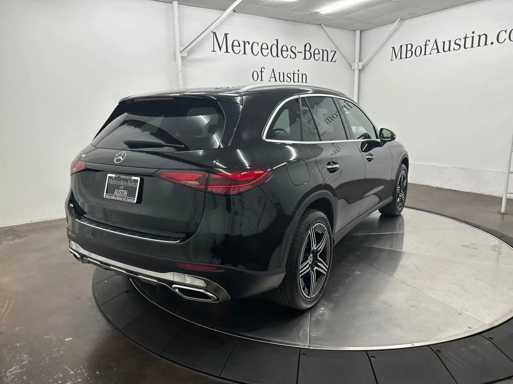 New 2027 Black Mercedes-Benz GLC 300 image 7