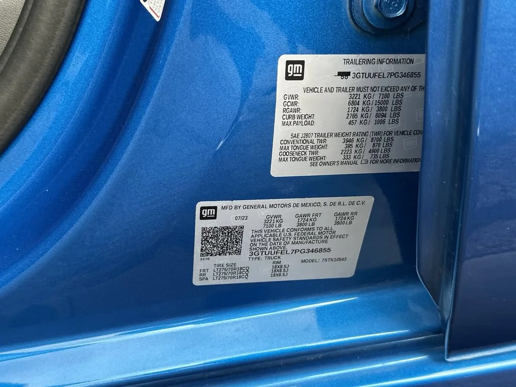 Certified Used 2023 DYNAMIC BLUE METALLIC GMC AT4X image 30