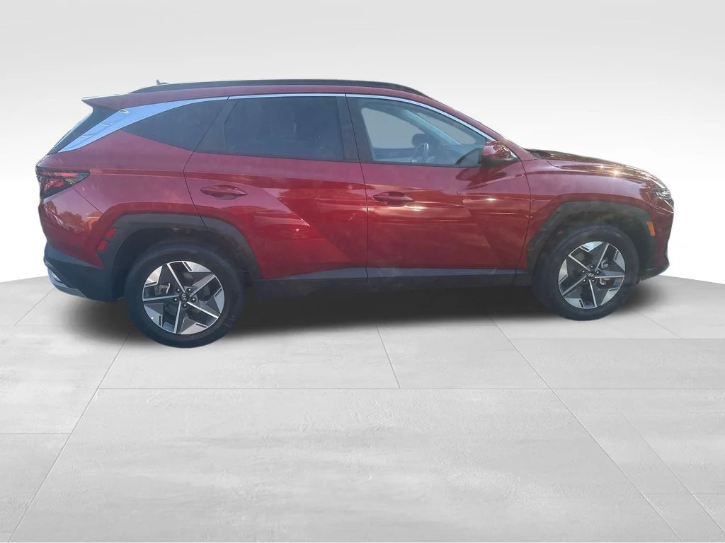 Used 2025 Red Hyundai SEL image 27
