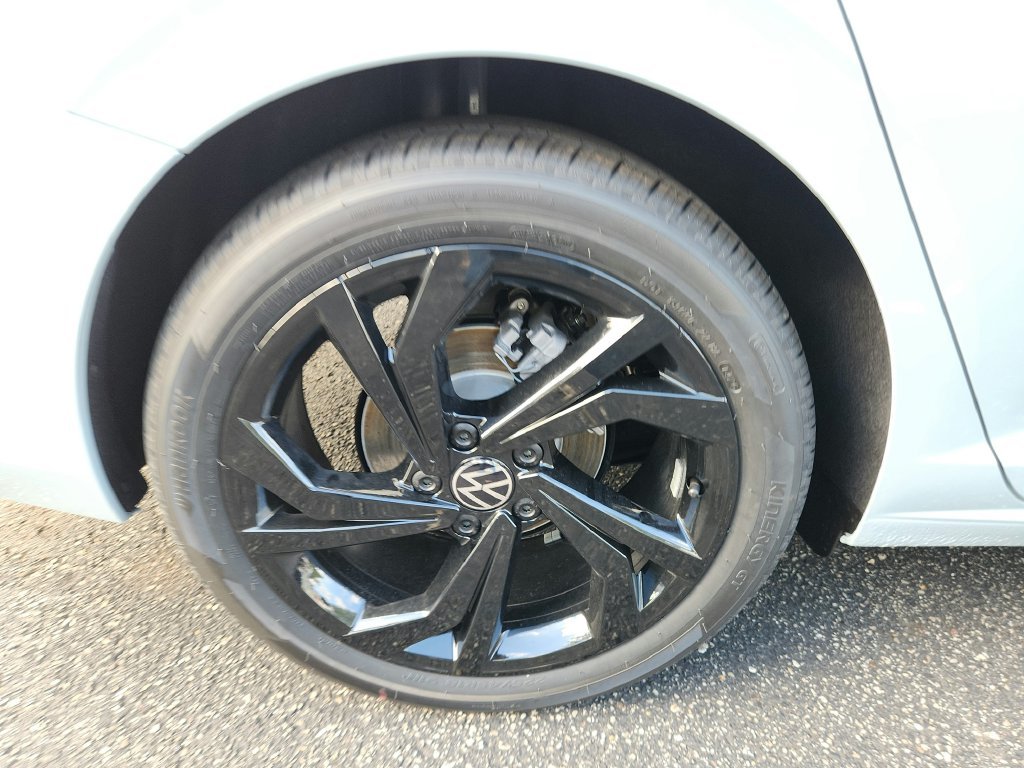 New 2027 Gray Volkswagen 1.5T SE image 30
