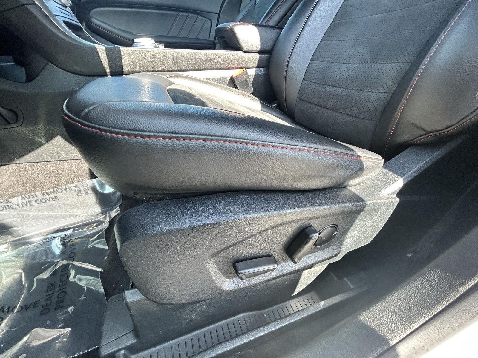 Used 2021 Star White Metallic Tri-Coat Ford ST-Line image 3