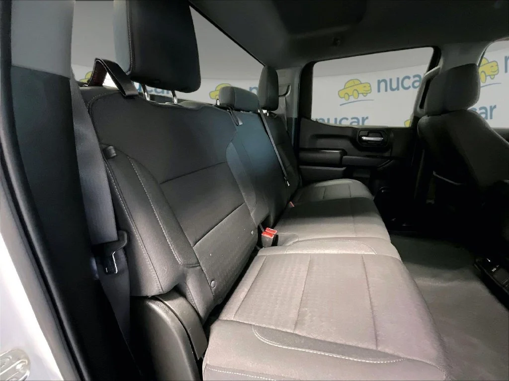 Used 2023 White Chevrolet Custom image 16