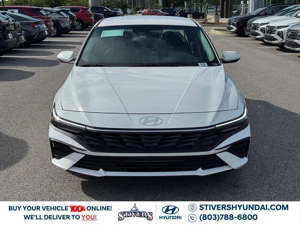 New 2026 White Hyundai SE image 7