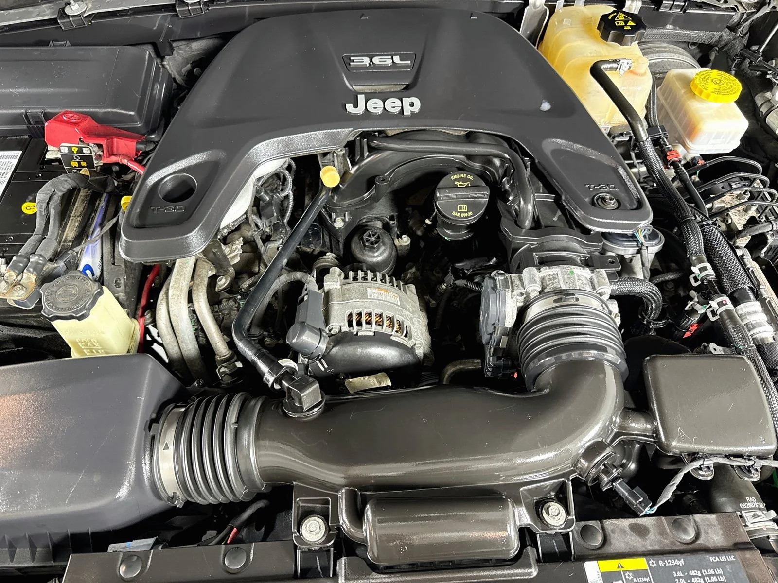 Used 2020 Sting-Gray Clearcoat Jeep Rubicon image 28