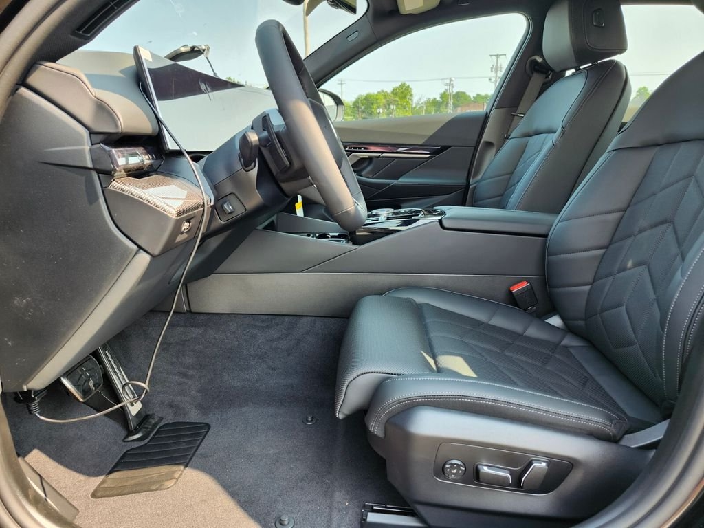 New 2027 Black BMW 540i xDrive image 18