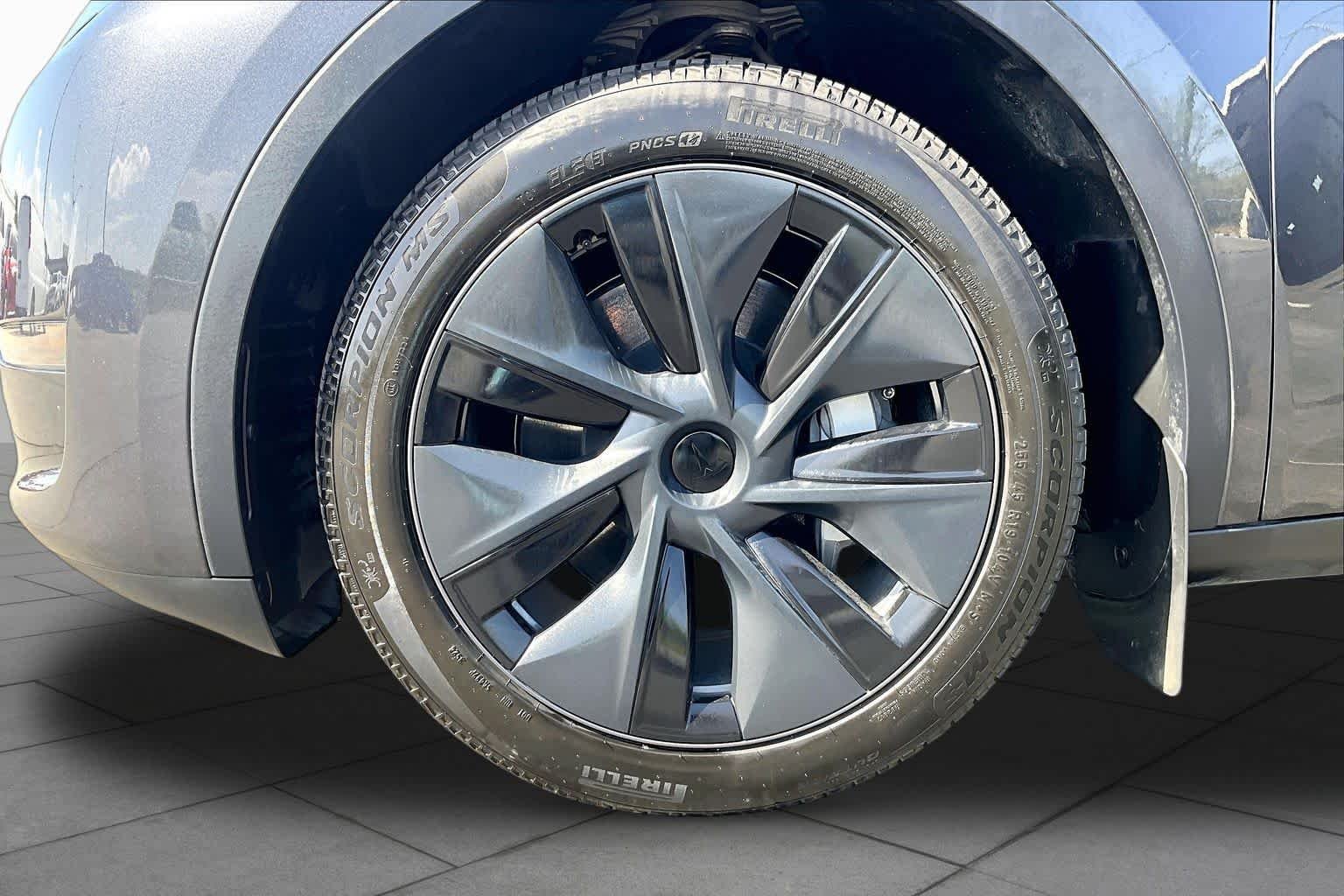 Used 2025 Stealth Grey Tesla Long Range image 9