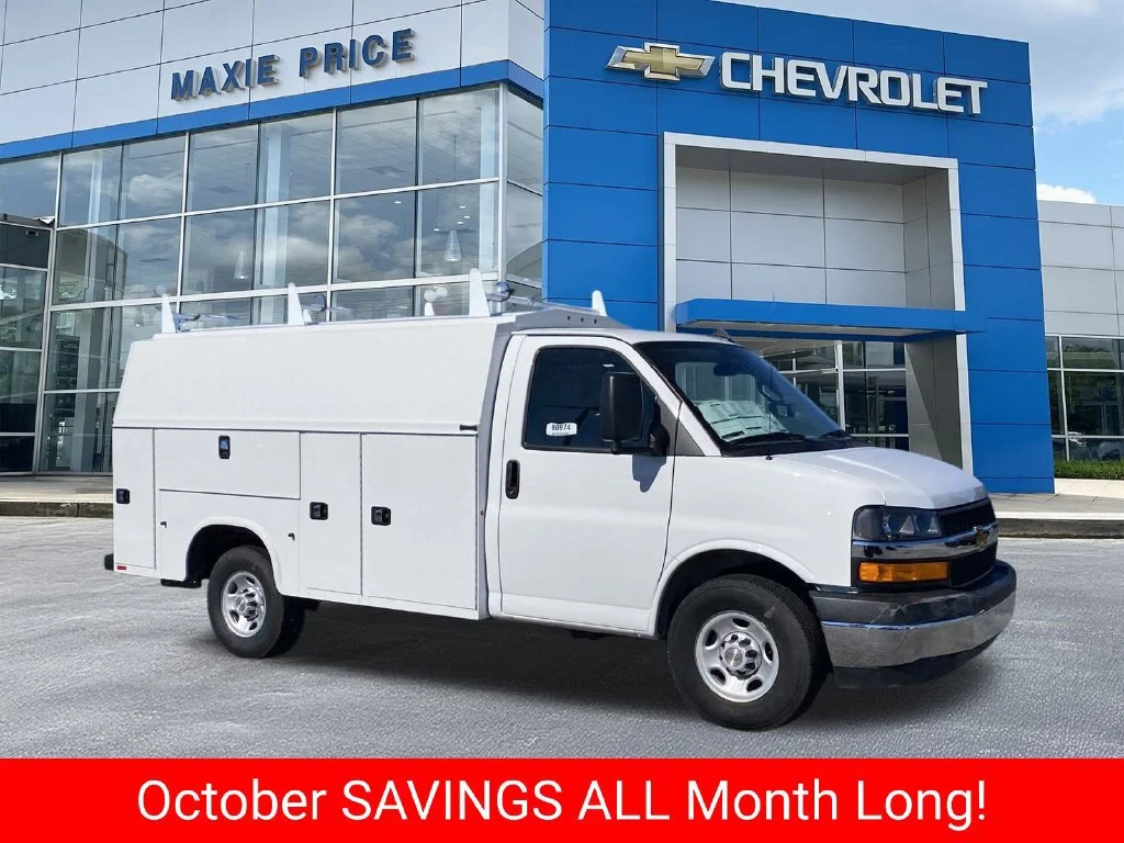 2025 Chevrolet Express Cutaway Base