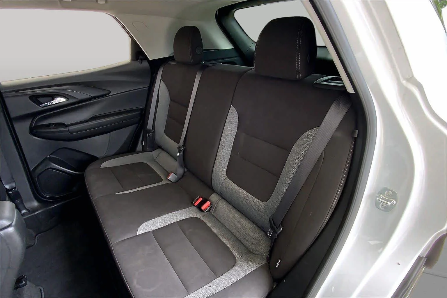 Used 2025 Summit White Chevrolet LT image 21