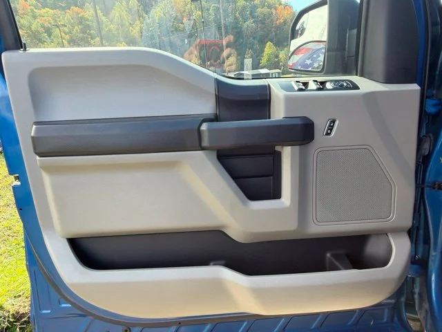 Used 2018 Blue Ford XL image 18
