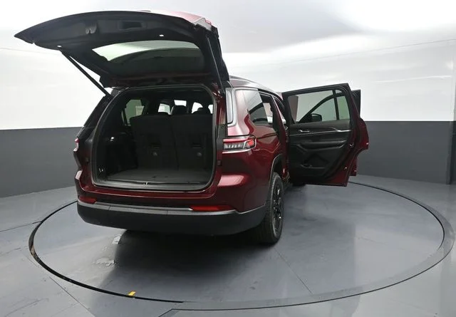 New 2026 Velvet Red Pearl-Coat Exterior Paint Jeep Altitude image 35