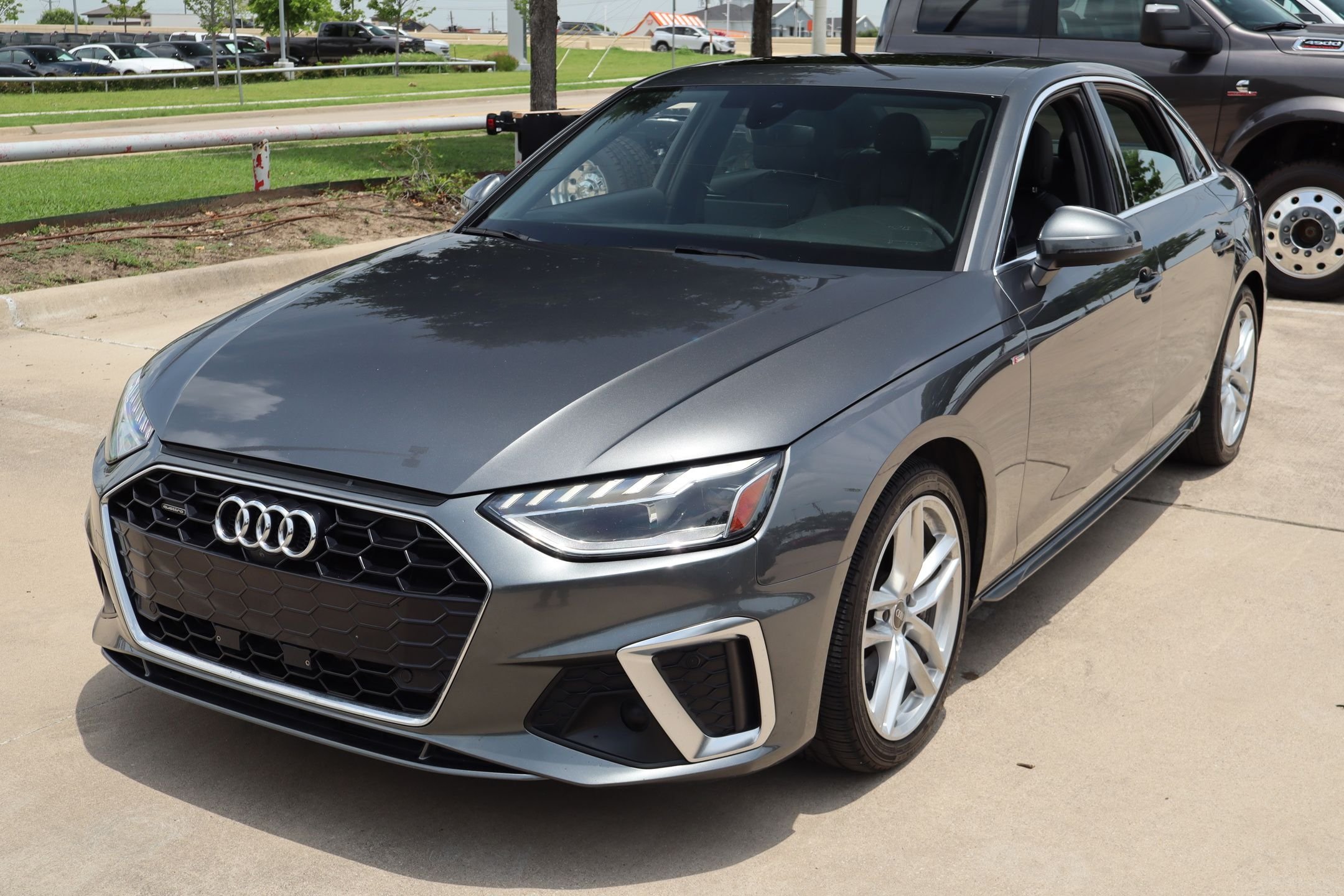 Used 2023 Daytona Gray Pearl Effect Audi 45 S line Premium image 8