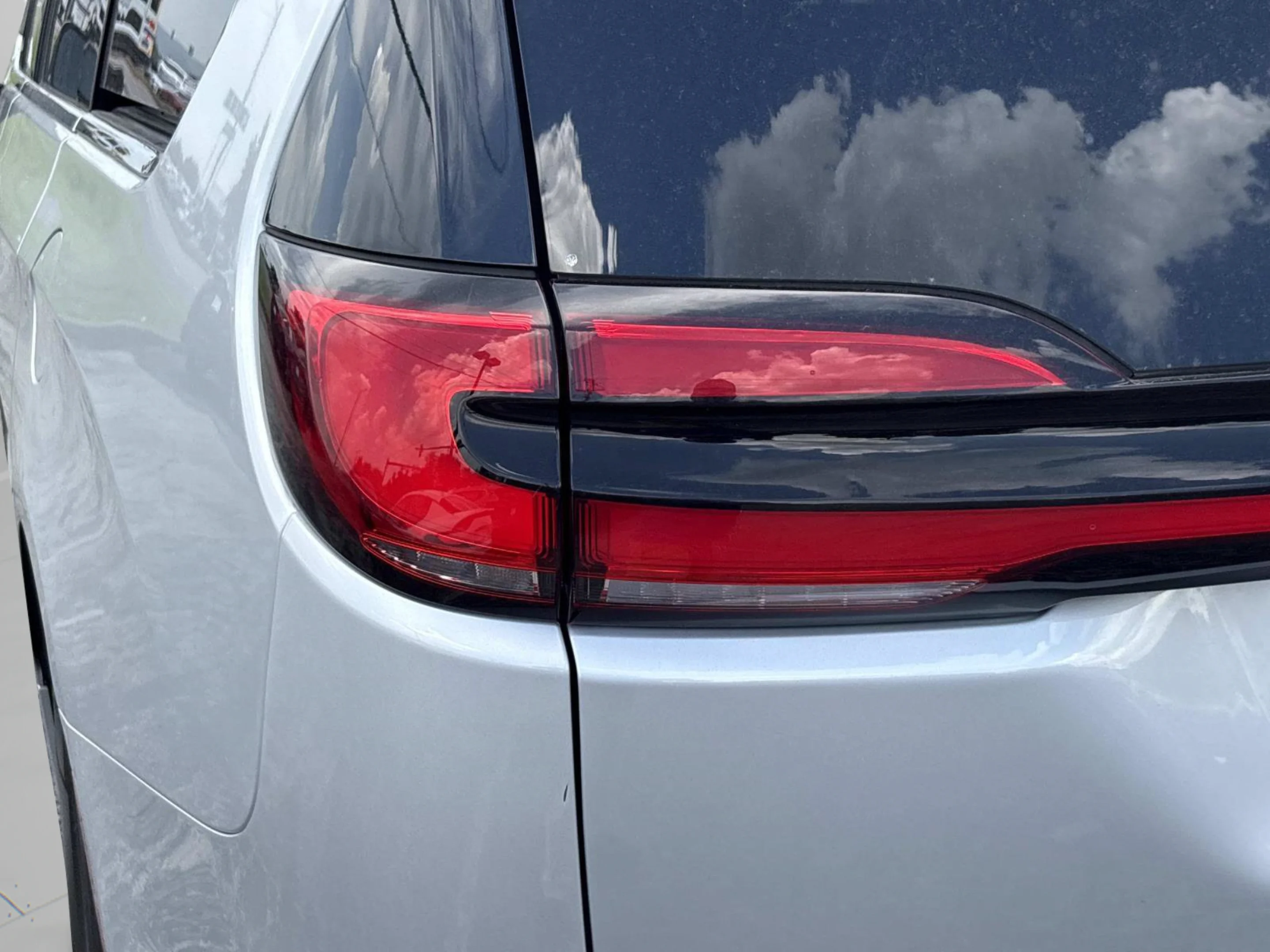 Used 2024 Silver Mist Clearcoat Chrysler Touring L image 36