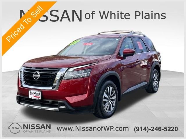 2023 Nissan Pathfinder SL 4WD's photo