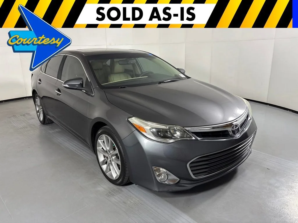 Used 2015 Gray Toyota XLE Touring image 1