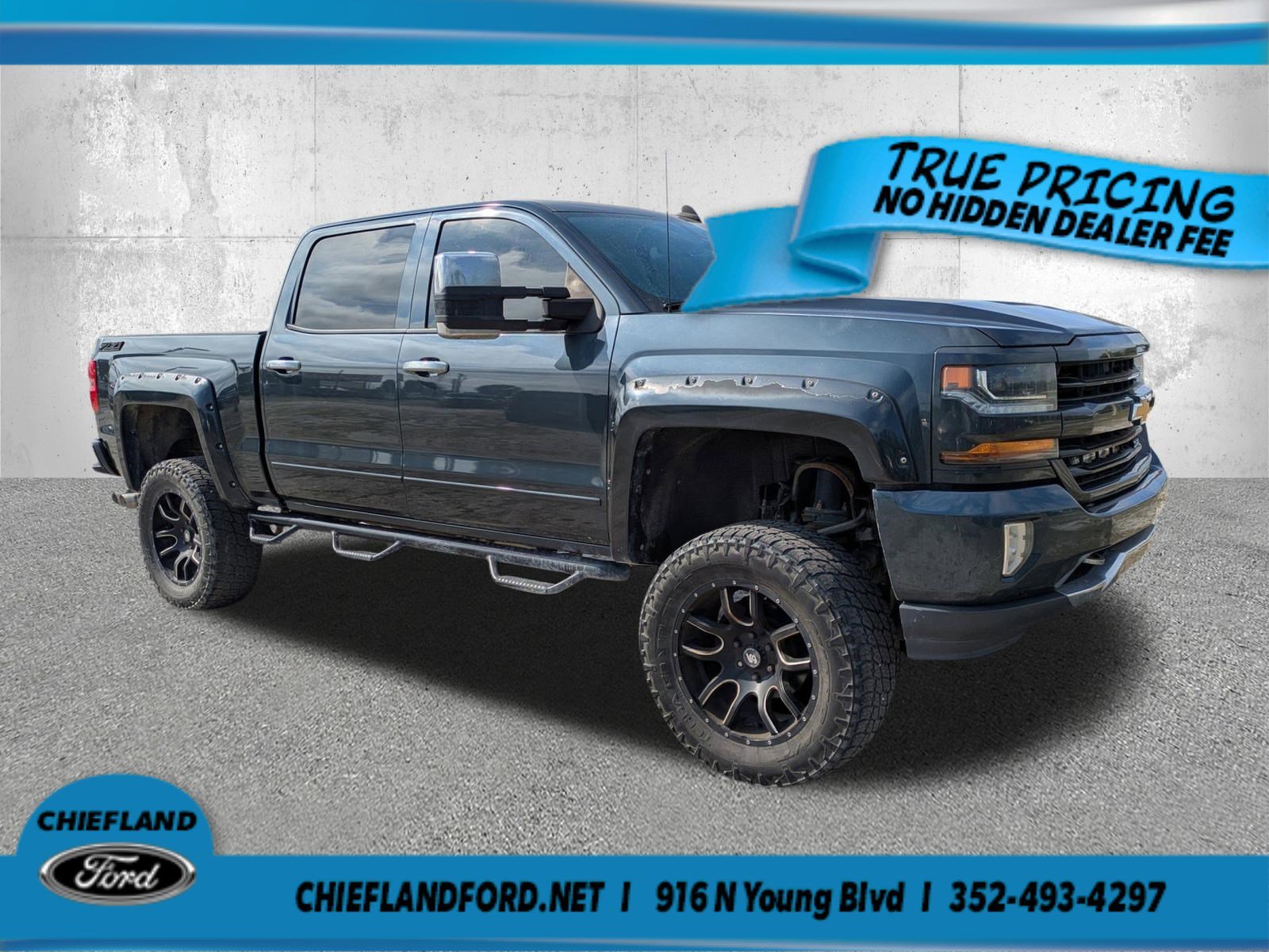 Used 2018 Graphite Metallic Chevrolet LT image 1