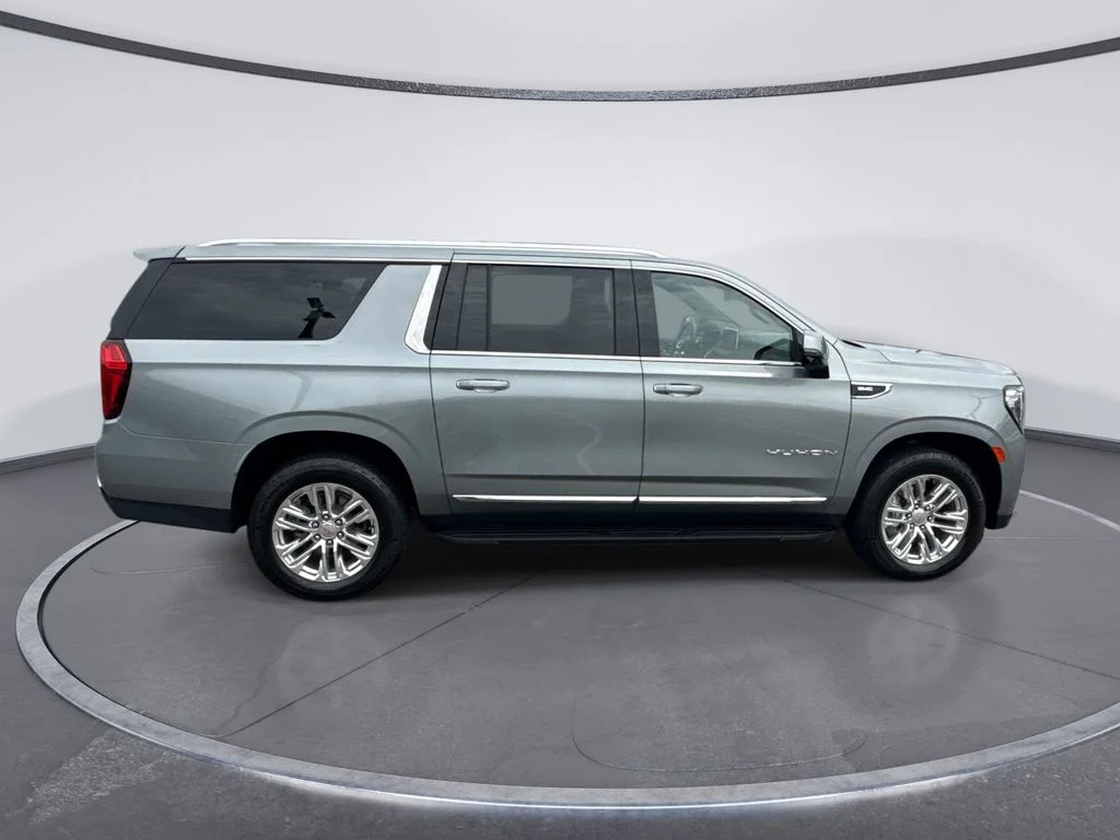 Used 2023 Silver GMC SLT image 8