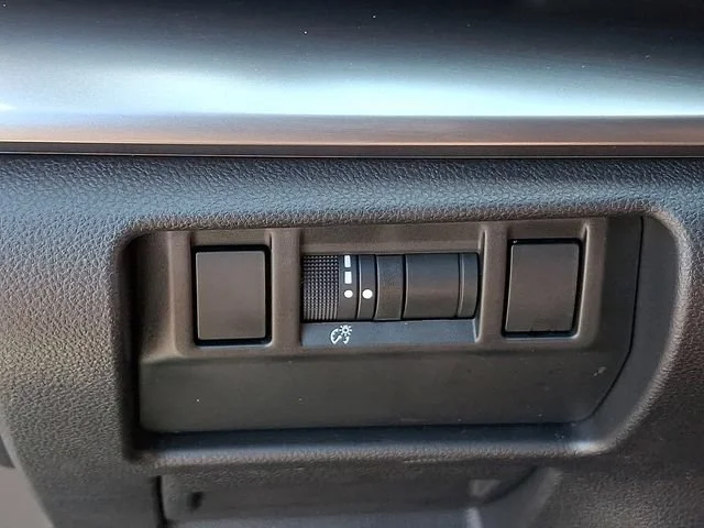 Used 2024 White Subaru  image 26